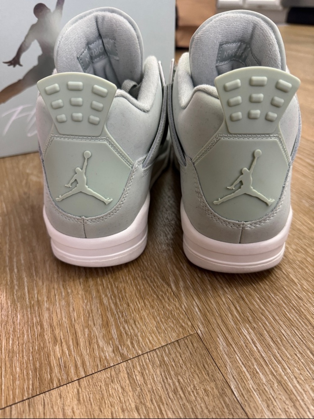 Air Jordan 4 Women's Retro Seafoam Sail Sneakers with Box size 9.5 - Picture 12 of 14